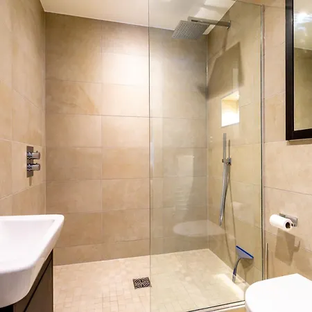 Piccadilly Place *